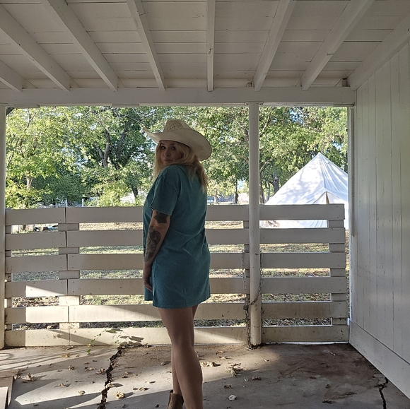 Turquoise tshirt - Picture 4 of 4